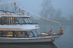 Advents- und Weihnachtsmarkt auf dem Fluß